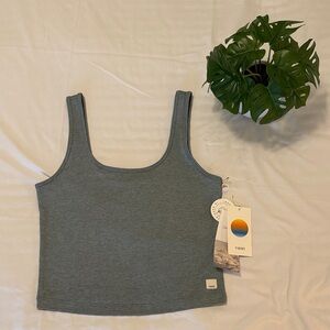 Vuori Halo Essential Tank